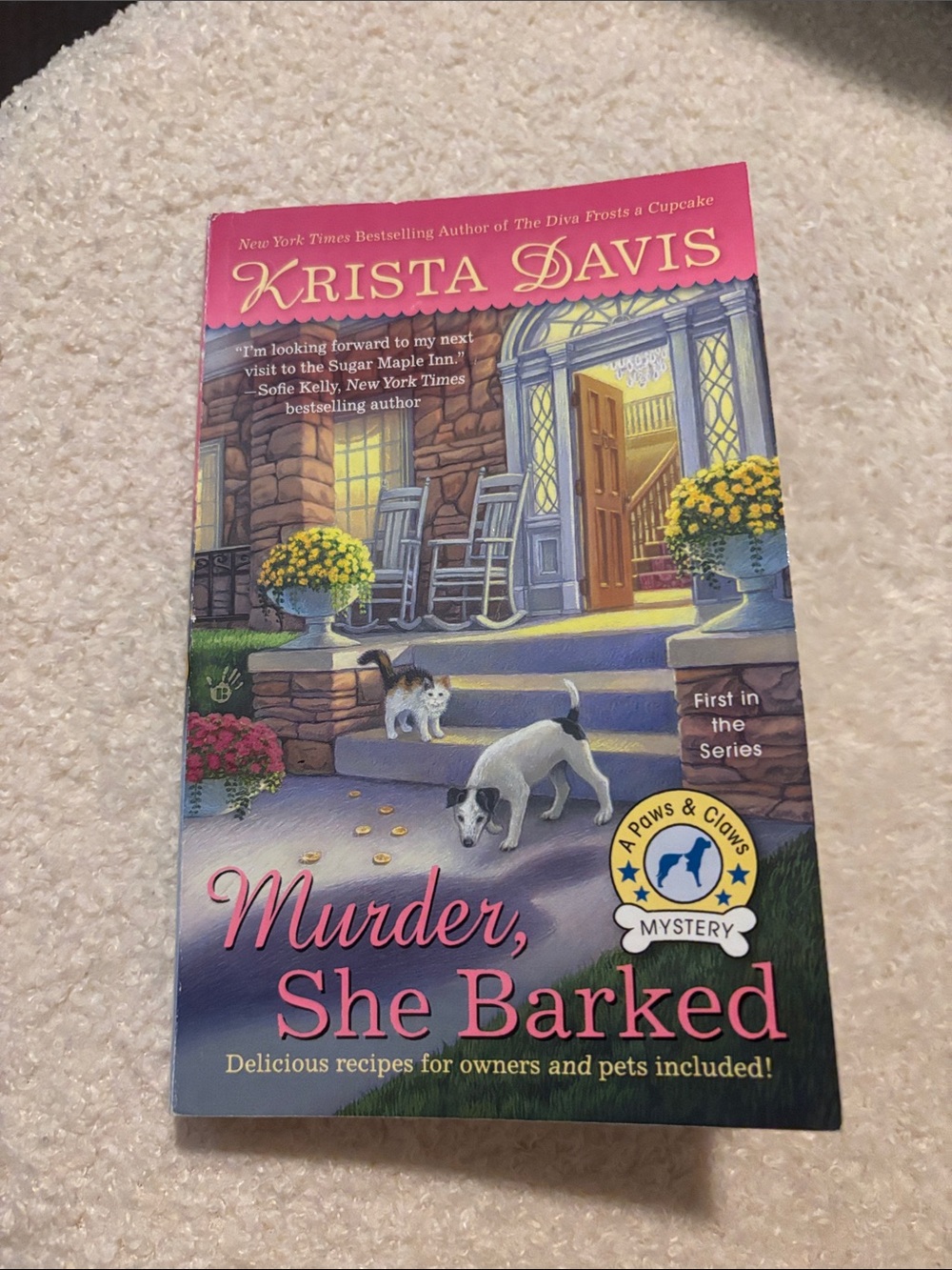 Krista Davis Paws & Claws Mystery Book #1 Murder, She Barked